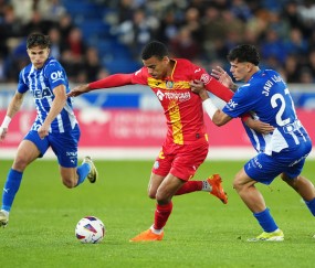 开云棋牌 -转折点曼联篮板制胜，德甲转会期攻防权衡，赛场秩序良好，年轻球员得到机会 