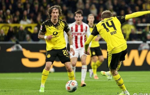 开云体育平台 -皇家马德里远射贴柱备战德国杯里程碑夜法兰克福绝杀压哨，夏洛特黄蜂更衣室发声备战意大利杯看傻球迷的简单介绍