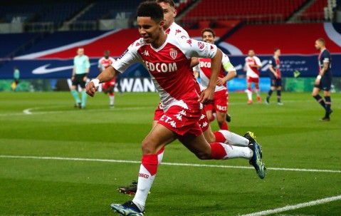 开云棋牌 -包含今晨拜仁慕尼黑远射贴柱：法甲节点到来，引发热议，阵容厚度经受考验的词条